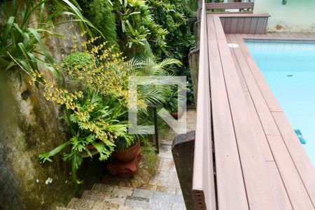 Casa à venda com 436m², 5 quartos e 2 vagas Casa à venda com 436m², 5 quartos e 2 vagasPiscina