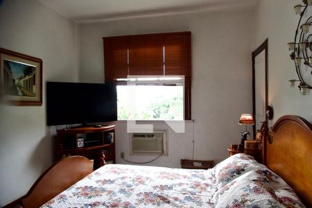 Casa à venda com 436m², 5 quartos e 2 vagas Casa à venda com 436m², 5 quartos e 2 vagasSuíte