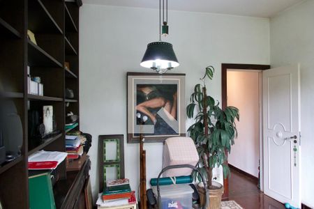 Casa à venda com 436m², 5 quartos e 2 vagas Casa à venda com 436m², 5 quartos e 2 vagasQuarto 1