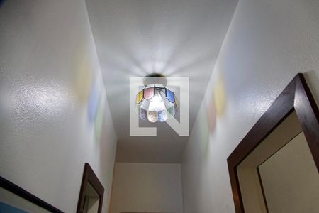 Casa à venda com 436m², 5 quartos e 2 vagas Casa à venda com 436m², 5 quartos e 2 vagasCorredor 2