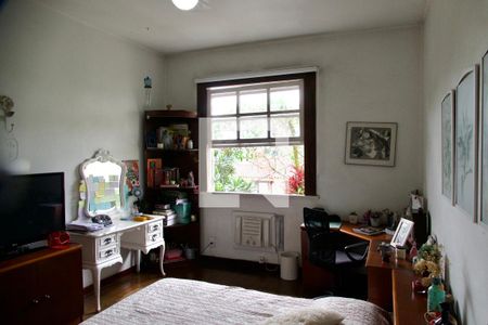 Casa à venda com 436m², 5 quartos e 2 vagas Casa à venda com 436m², 5 quartos e 2 vagasQuarto 2