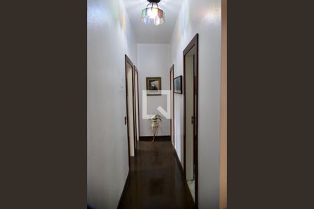 Casa à venda com 436m², 5 quartos e 2 vagas Casa à venda com 436m², 5 quartos e 2 vagasCorredor 2