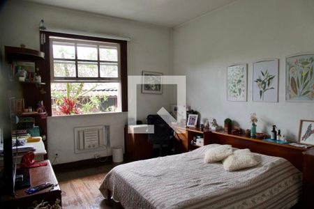 Casa à venda com 436m², 5 quartos e 2 vagas Casa à venda com 436m², 5 quartos e 2 vagasQuarto 2