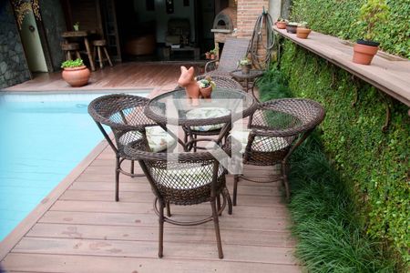 Casa à venda com 436m², 5 quartos e 2 vagas Casa à venda com 436m², 5 quartos e 2 vagasPiscina