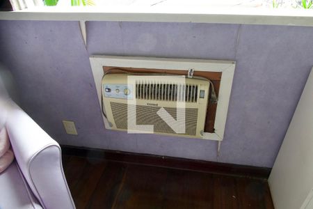 Casa à venda com 436m², 5 quartos e 2 vagas Casa à venda com 436m², 5 quartos e 2 vagasQuarto 4