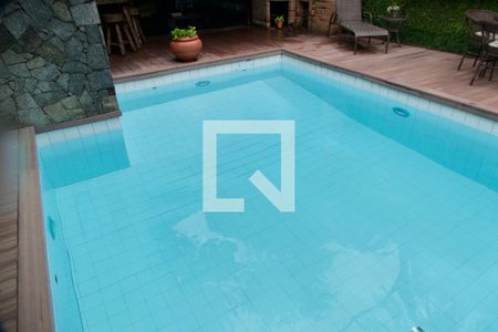 Casa à venda com 436m², 5 quartos e 2 vagas Casa à venda com 436m², 5 quartos e 2 vagasPiscina