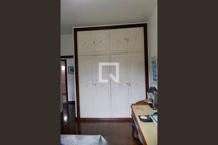 Casa à venda com 436m², 5 quartos e 2 vagas Casa à venda com 436m², 5 quartos e 2 vagasQuarto 3