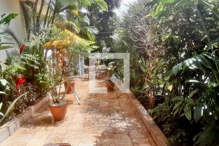 Casa à venda com 436m², 5 quartos e 2 vagas Casa à venda com 436m², 5 quartos e 2 vagasJardim