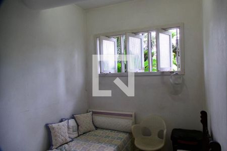 Casa à venda com 436m², 5 quartos e 2 vagas Casa à venda com 436m², 5 quartos e 2 vagasQuarto serviço