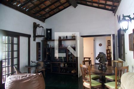 Casa à venda com 436m², 5 quartos e 2 vagas Casa à venda com 436m², 5 quartos e 2 vagasSala 2