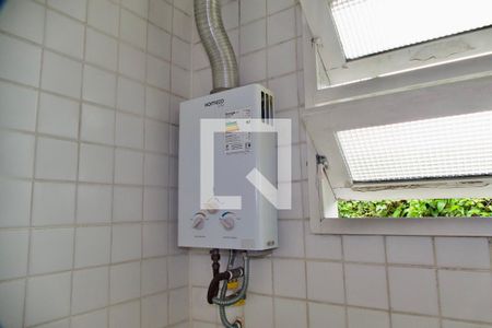 Casa à venda com 436m², 5 quartos e 2 vagas Casa à venda com 436m², 5 quartos e 2 vagasSuíte banheiro