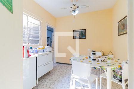 Casa à venda com 275m², 3 quartos e 4 vagasCozinha - Copa