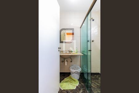 Casa à venda com 275m², 3 quartos e 4 vagasBanheiro da Suíte 2