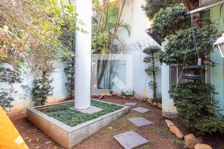 Casa à venda com 275m², 3 quartos e 4 vagasQuintal
