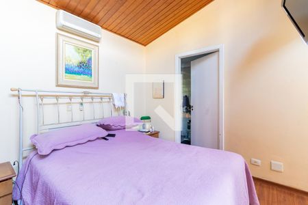 Casa à venda com 275m², 3 quartos e 4 vagasSuíte 3