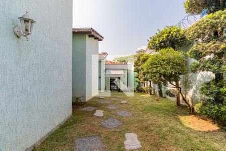 Casa à venda com 275m², 3 quartos e 4 vagasQuintal