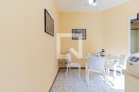 Casa à venda com 275m², 3 quartos e 4 vagasCozinha - Copa