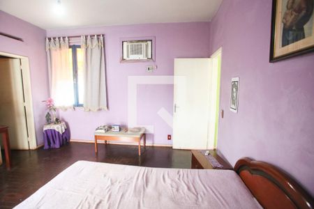 Casa à venda com 431m², 4 quartos e 3 vagasQuarto Suíte