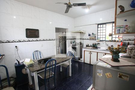 Casa à venda com 431m², 4 quartos e 3 vagasCozinha