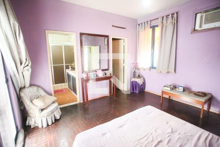 Casa à venda com 431m², 4 quartos e 3 vagasQuarto Suíte