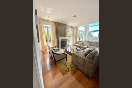 Casa de condomínio à venda com 1000m², 5 quartos e 6 vagas