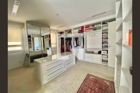 Casa de condomínio à venda com 1000m², 5 quartos e 6 vagas