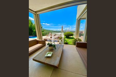 Casa de condomínio à venda com 1000m², 5 quartos e 6 vagas