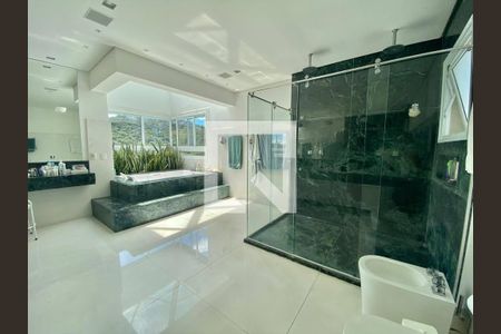 Casa de condomínio à venda com 1000m², 5 quartos e 6 vagas