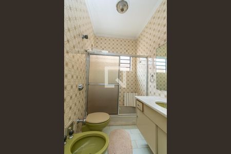 Casa à venda com 440m², 4 quartos e 5 vagasBanheiro da Suíte 2