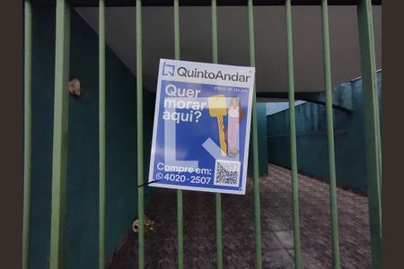 Casa para alugar com 220m², 4 quartos e 2 vagasFachada