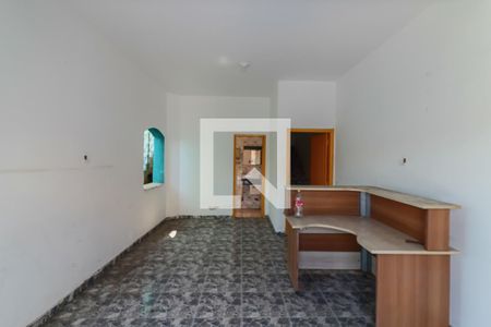 Casa para alugar com 220m², 4 quartos e 2 vagasSalão