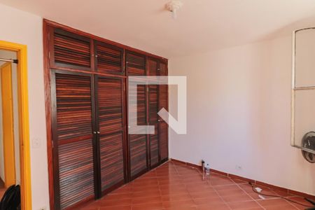 Quarto 1 de casa para alugar com 4 quartos, 220m² em Jaguaré, São Paulo