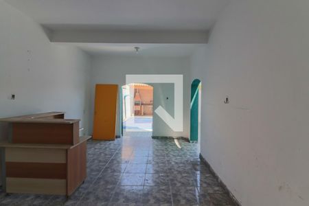 Casa para alugar com 220m², 4 quartos e 2 vagasSalão