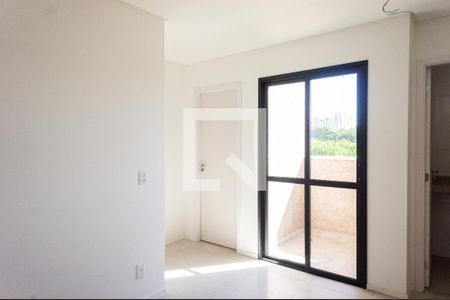 Sala de apartamento à venda com 2 quartos, 43m² em Vila Bertioga, São Paulo