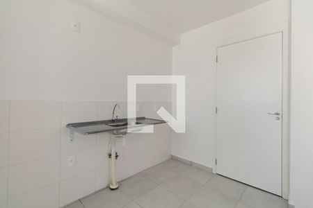 Sala e cozinha de apartamento para alugar com 2 quartos, 38m² em Guaiaúna, São Paulo