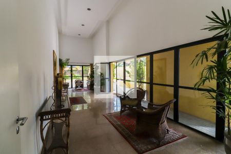 Apartamento para alugar com 166m², 3 quartos e 3 vagasHall social