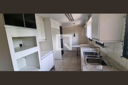 Apartamento para alugar com 4 quartos, 214m² em Vila Suzana, São Paulo