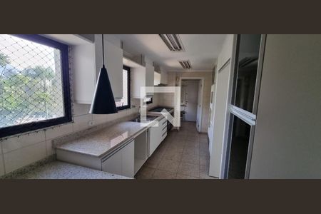 Apartamento para alugar com 4 quartos, 214m² em Vila Suzana, São Paulo