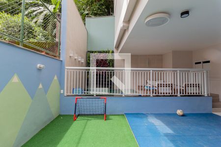 Apartamento à venda com 112m², 2 quartos e 1 vaga Apartamento à venda com 112m², 2 quartos e 1 vagaÁrea comum - Playground