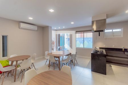 Apartamento à venda com 112m², 2 quartos e 1 vaga Apartamento à venda com 112m², 2 quartos e 1 vagaÁrea comum - Salão de festas