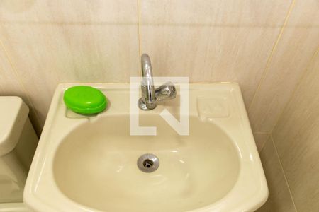 Casa para alugar com 80m², 2 quartos e sem vaga Casa para alugar com 80m², 2 quartos e sem vagaDetalhe do banheiro