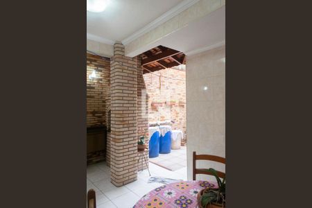 Quintal de casa à venda com 3 quartos, 150m² em Vila Vitorio Mazzei, São Paulo