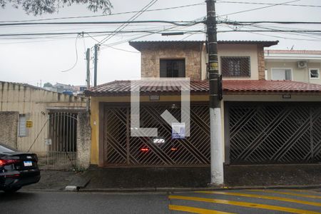 Fachada de casa à venda com 3 quartos, 150m² em Vila Vitorio Mazzei, São Paulo