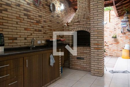Quintal de casa à venda com 3 quartos, 150m² em Vila Vitorio Mazzei, São Paulo