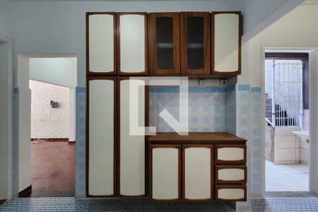 Casa à venda com 280m², 2 quartos e 2 vagasCozinha