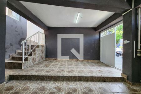 Casa à venda com 280m², 2 quartos e 2 vagasGaragem