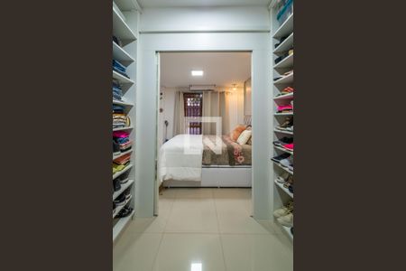 Casa de condomínio à venda com 150m², 3 quartos e 2 vagasCloset da suíte 2