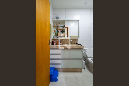 Casa de condomínio à venda com 150m², 3 quartos e 2 vagasBanheiro da Suíte 2