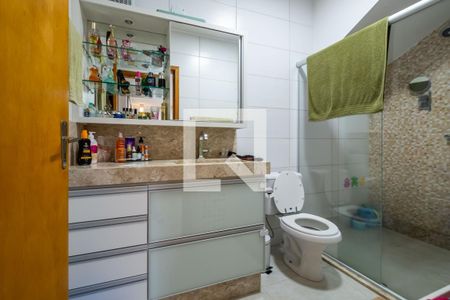 Casa de condomínio à venda com 150m², 3 quartos e 2 vagasBanheiro da Suíte 2