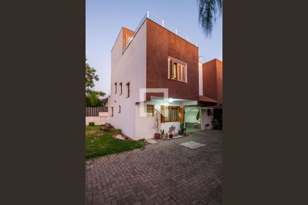 Casa de condomínio à venda com 150m², 3 quartos e 2 vagasFachada